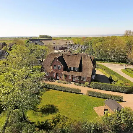 Friesenliebe Holiday home Borgsum